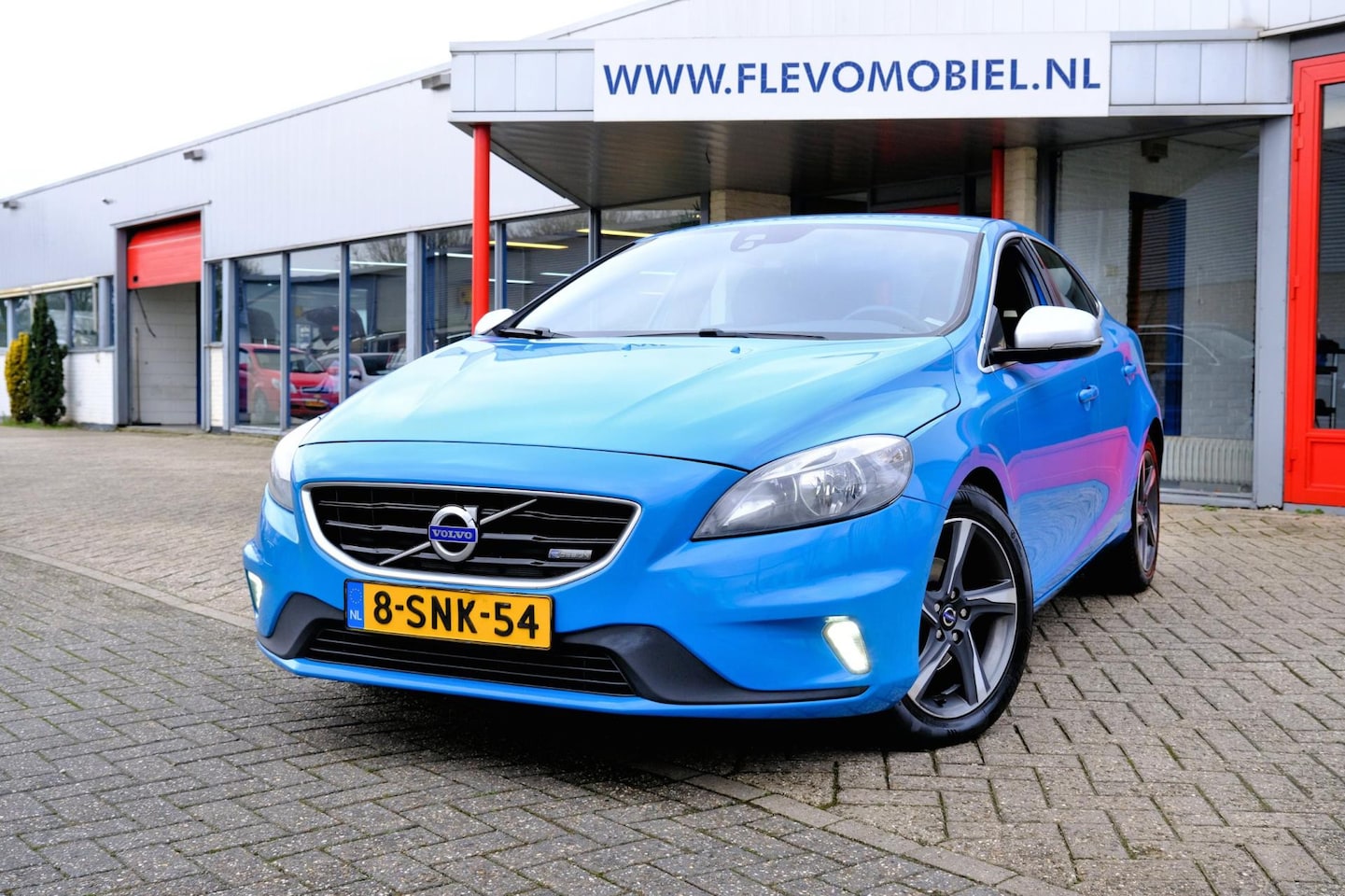 Volvo V40 - 1.6 D2 R-Design Navi|Leder-Alcantara|Clima|LMV - AutoWereld.nl