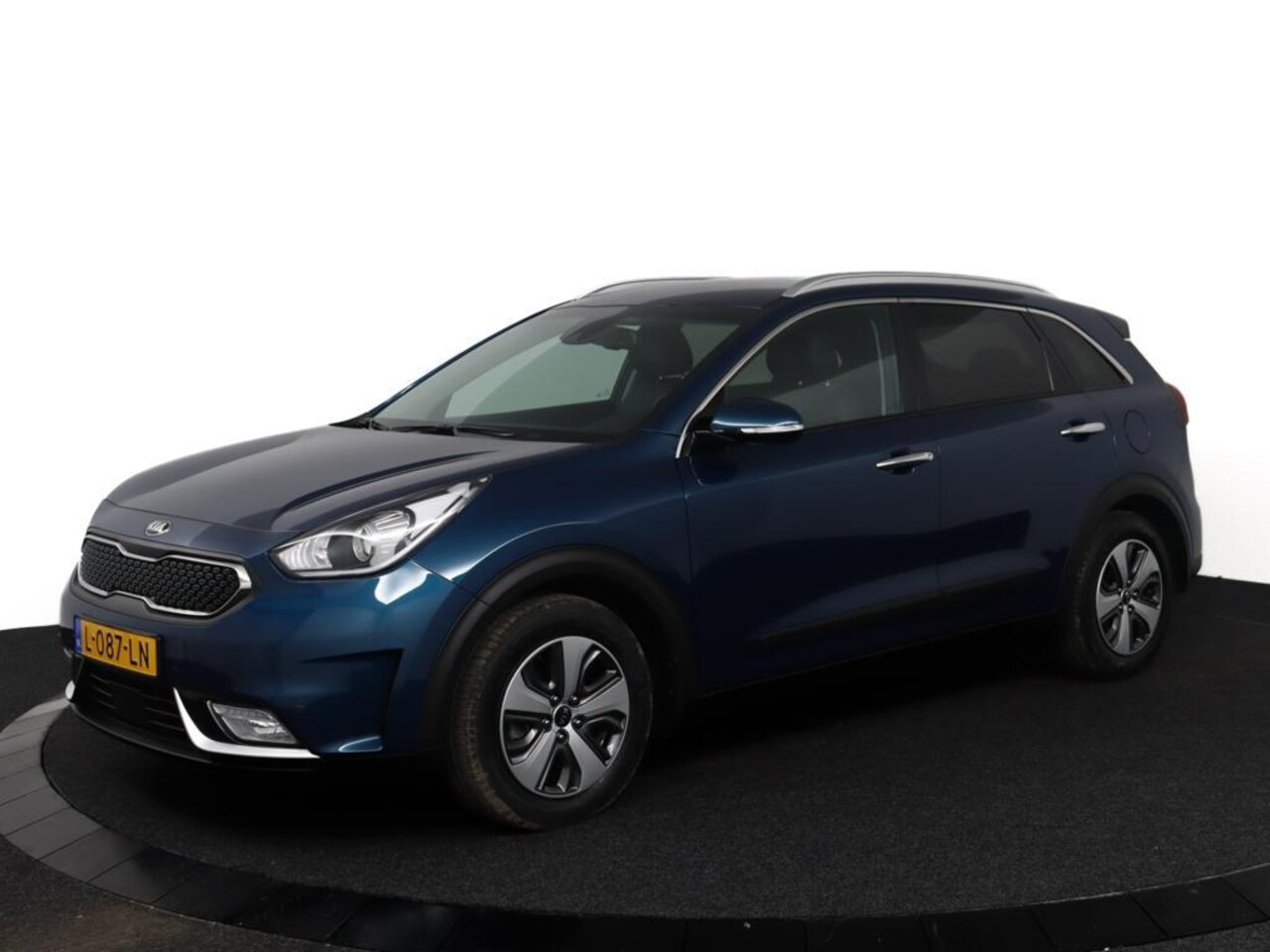 Kia Niro - 1.6 GDi Hybrid DynamicPlusLine TREKHAAK | 1300 KG TREKGEWICHT | EXTRA SET WINTERWIELEN - AutoWereld.nl