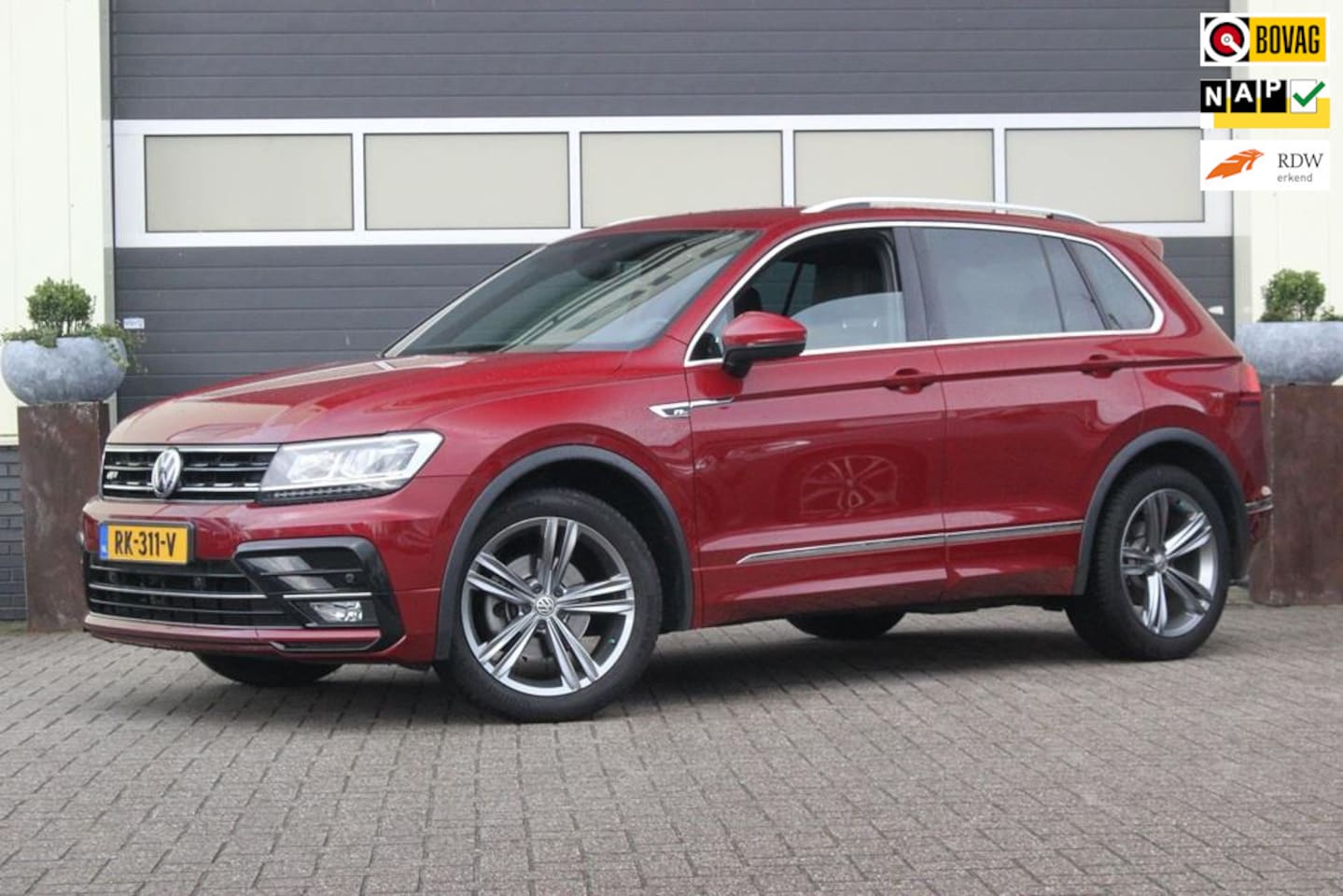 Volkswagen Tiguan - 1.4 TSI ACT Highline R-Line | Trekhaak | - AutoWereld.nl