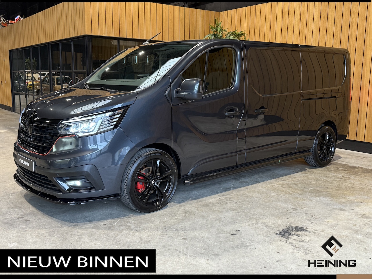 Renault Trafic - 2.0 dCi 150 T30 L2H1 Luxe Automaat. Navi. Apple-carplay. Trekhaak - AutoWereld.nl