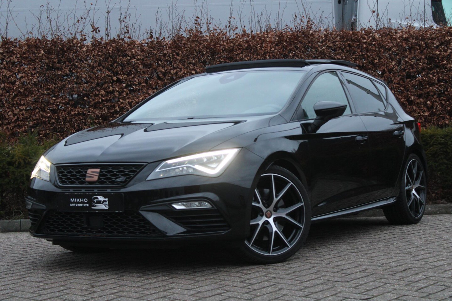 Seat Leon - 2.0 TSI CUPRA 2020 290|Virtualcockpit|Panoramadak|Schaalstoelen|BeatsbyDRE|Lane|Frontassis - AutoWereld.nl