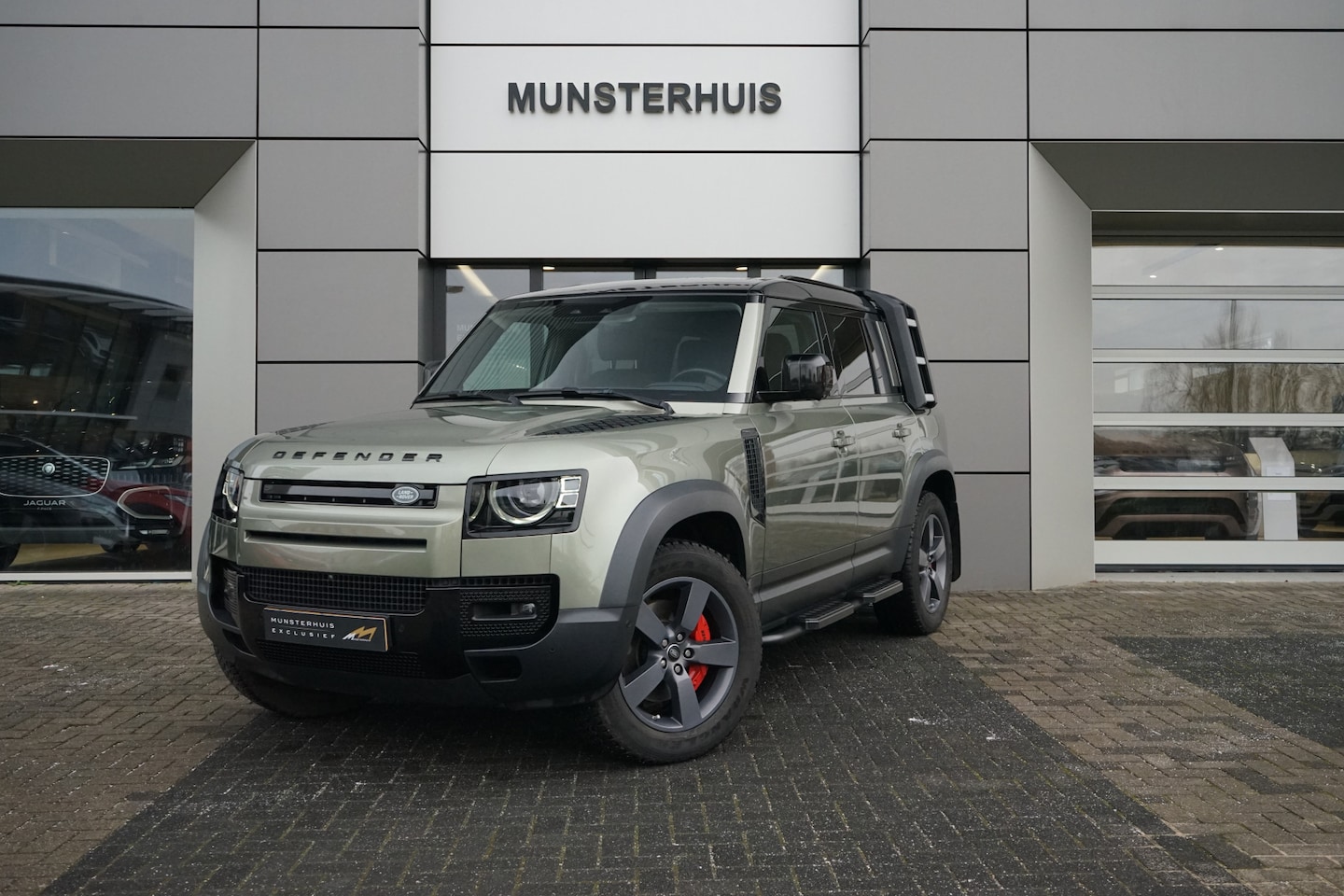 Land Rover Defender 110 - 3.0 P400 MHEV First Edition - Trekhaak elektrisch uitklapbaar - Koelbox - - AutoWereld.nl