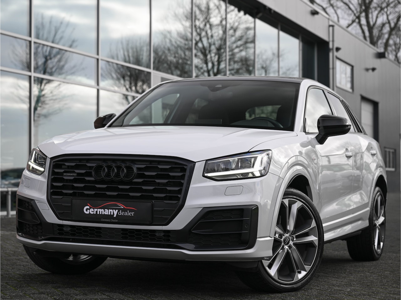 Audi Q2 - 40TFSI Quattro 190pk Sport Edition Pano Virtual ACC Keyless Stoelverw Sfeerverl 19-Inch - AutoWereld.nl