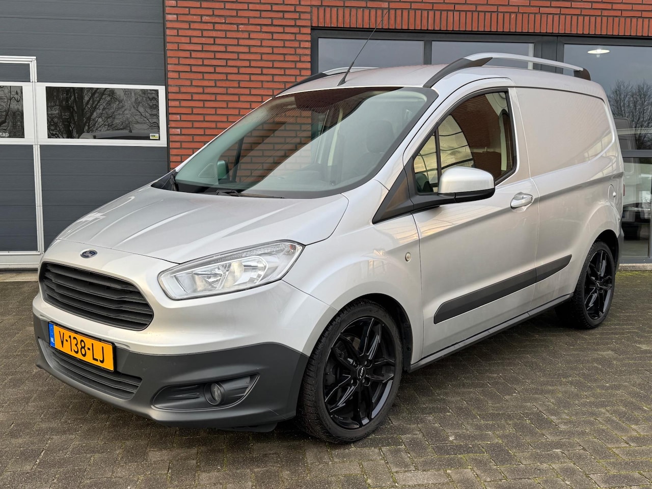 Ford Transit Courier - 1.5 TDCI Trend 1.5 TDCI Trend - AutoWereld.nl