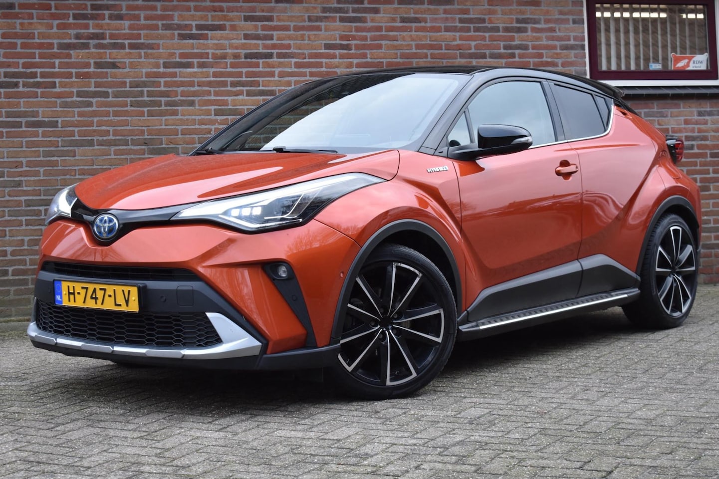 Toyota C-HR - 2.0 Hybrid Launch Edition '20 Clima Navi JBL Navi Cruise Inruil mogelijk - AutoWereld.nl