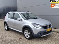 Dacia Sandero Stepway - 1.6 5D Airco Schuifdak Hoge Instap