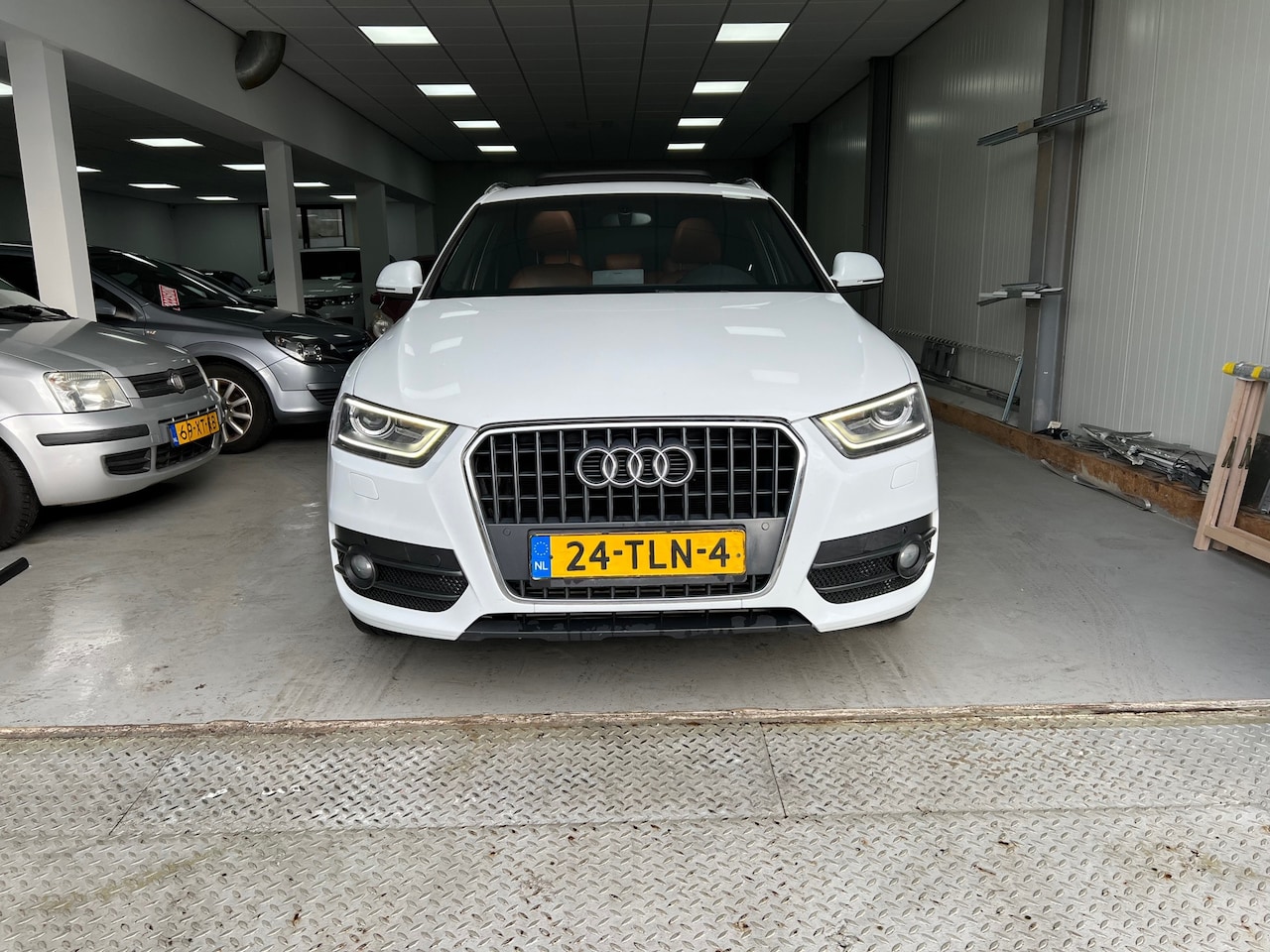 Audi Q3 - 2.0 TDI Pro Line 2.0 TDI Pro Line - AutoWereld.nl