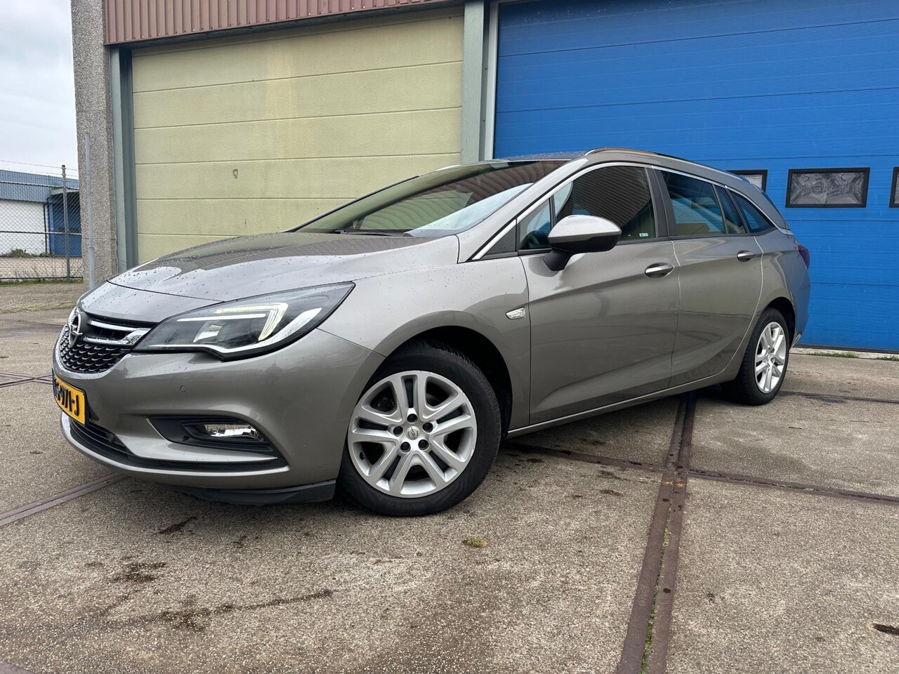 Opel Astra Sports Tourer - 1.6 CDTI Business+ Airco! 2016 NW DISTR KETTING - AutoWereld.nl