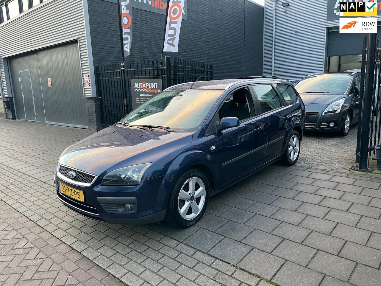 Ford Focus Wagon - 1.6-16V Futura 3e Eigenaar! Trekhaak Airco NAP APK - AutoWereld.nl