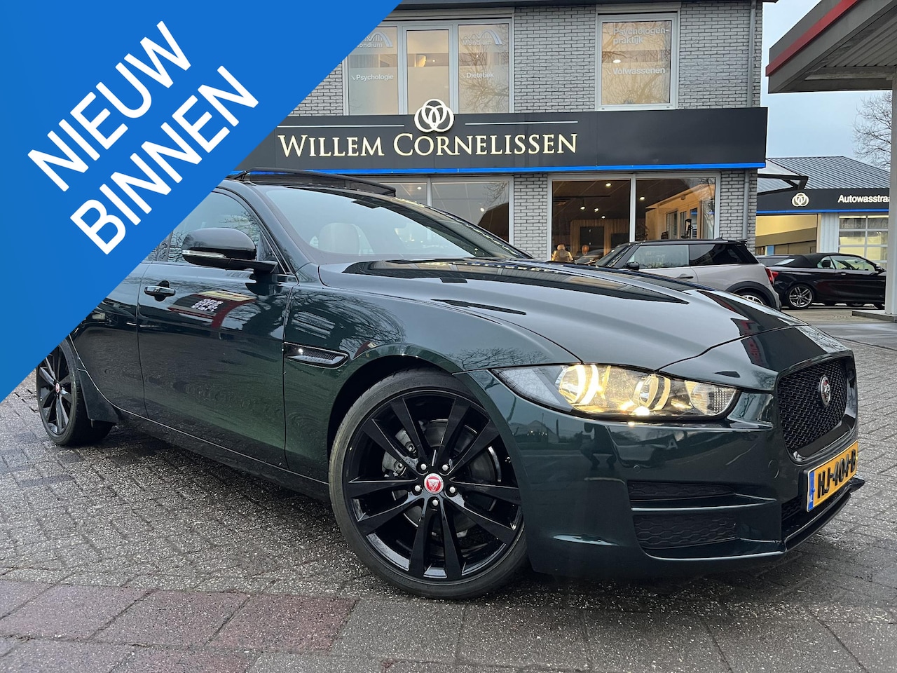 Jaguar XE - 2.0 D Prestige Aut. Panodak Camera 19" 1e Eig NL a - AutoWereld.nl