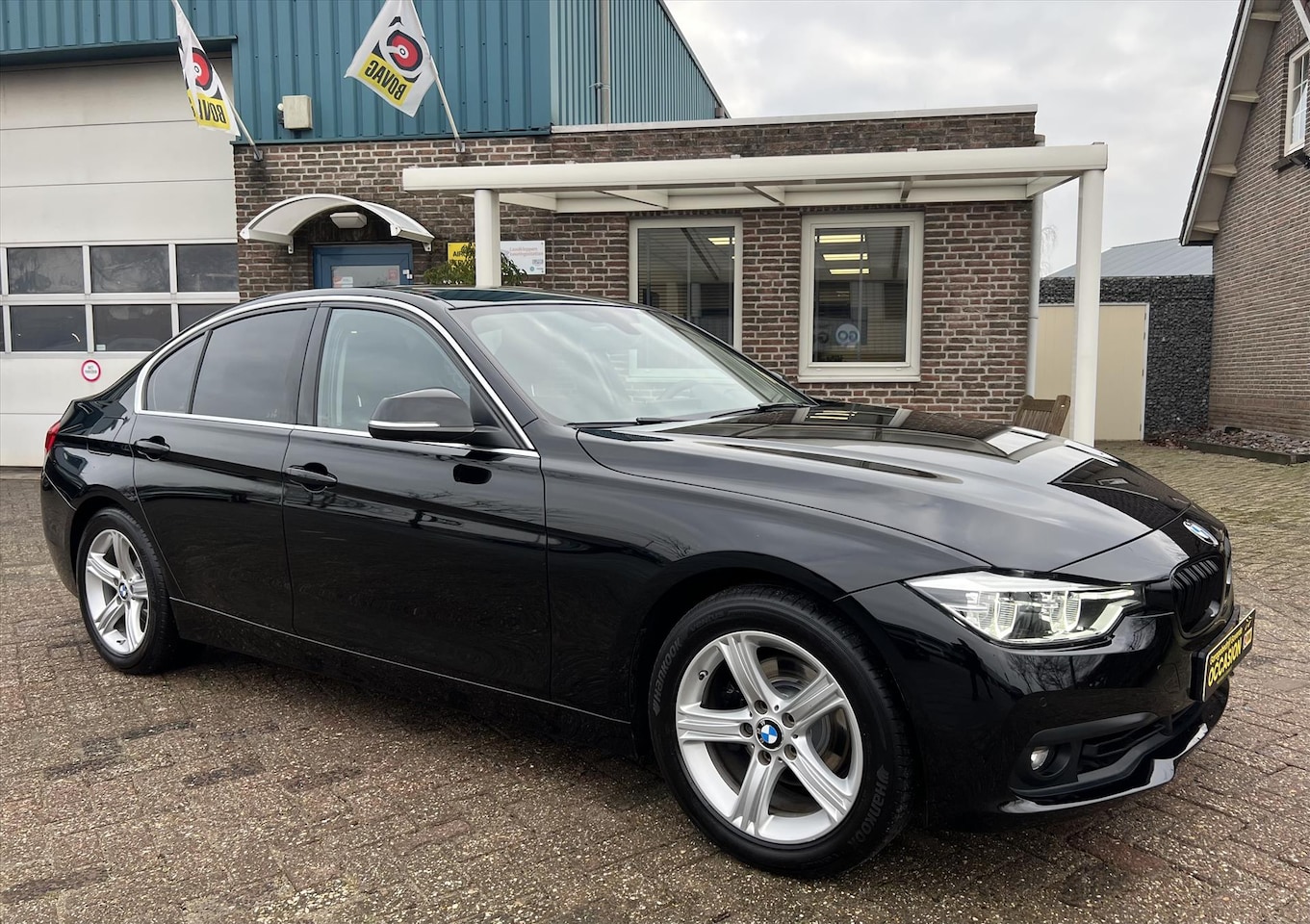 BMW 3-serie - (f30) 318i 136pk Aut Centennial Executive, Sportstoelen, NAP - AutoWereld.nl