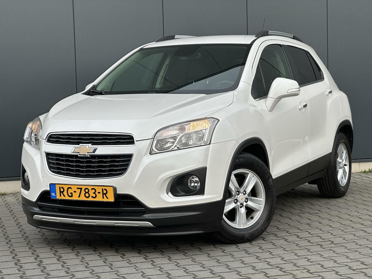 Chevrolet Trax - 1.6 LT Leder - Camera - Trekhaak - Cruise - Parelmoer Wit - AutoWereld.nl