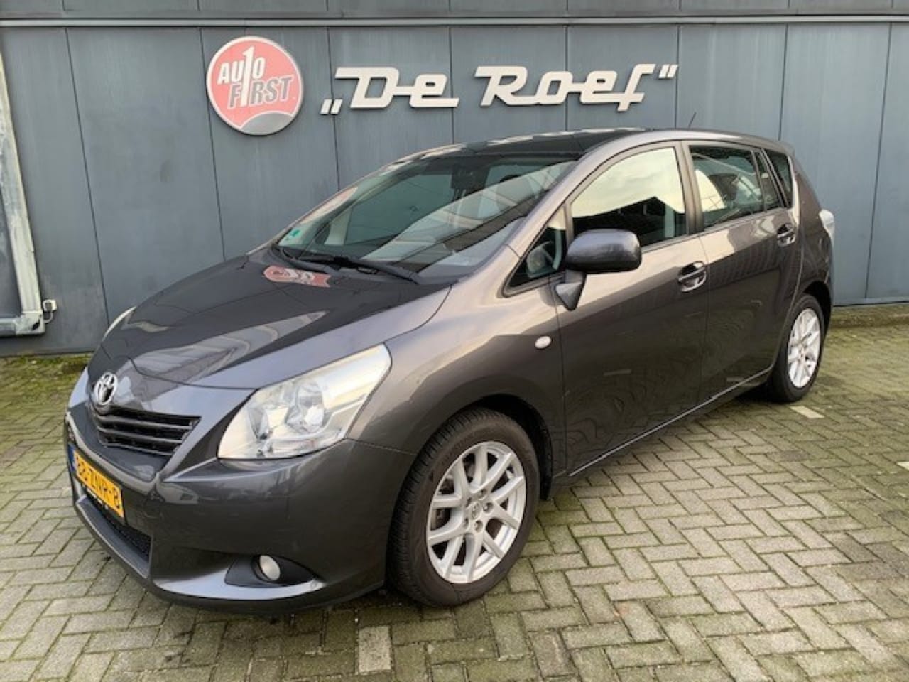 Toyota Verso - 1.8 VVT-I BUSINESS NAVI CRUISE PANO TREKHAAK - AutoWereld.nl