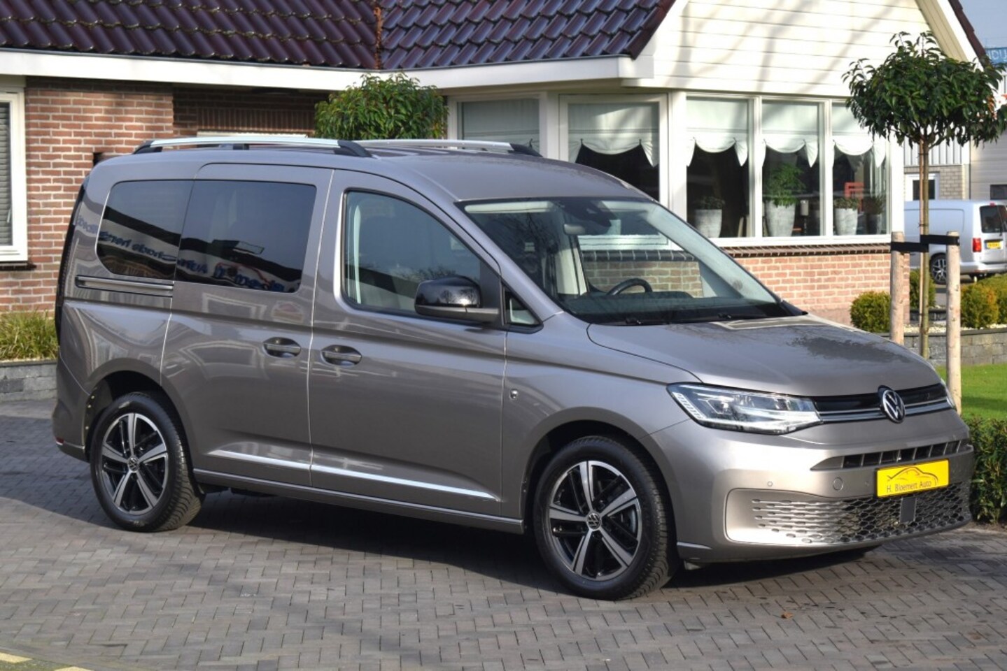 Volkswagen Caddy - 1.5 TSI 115pk DSG STYLE , Led, Navi, Camera, Trekhaak, - AutoWereld.nl