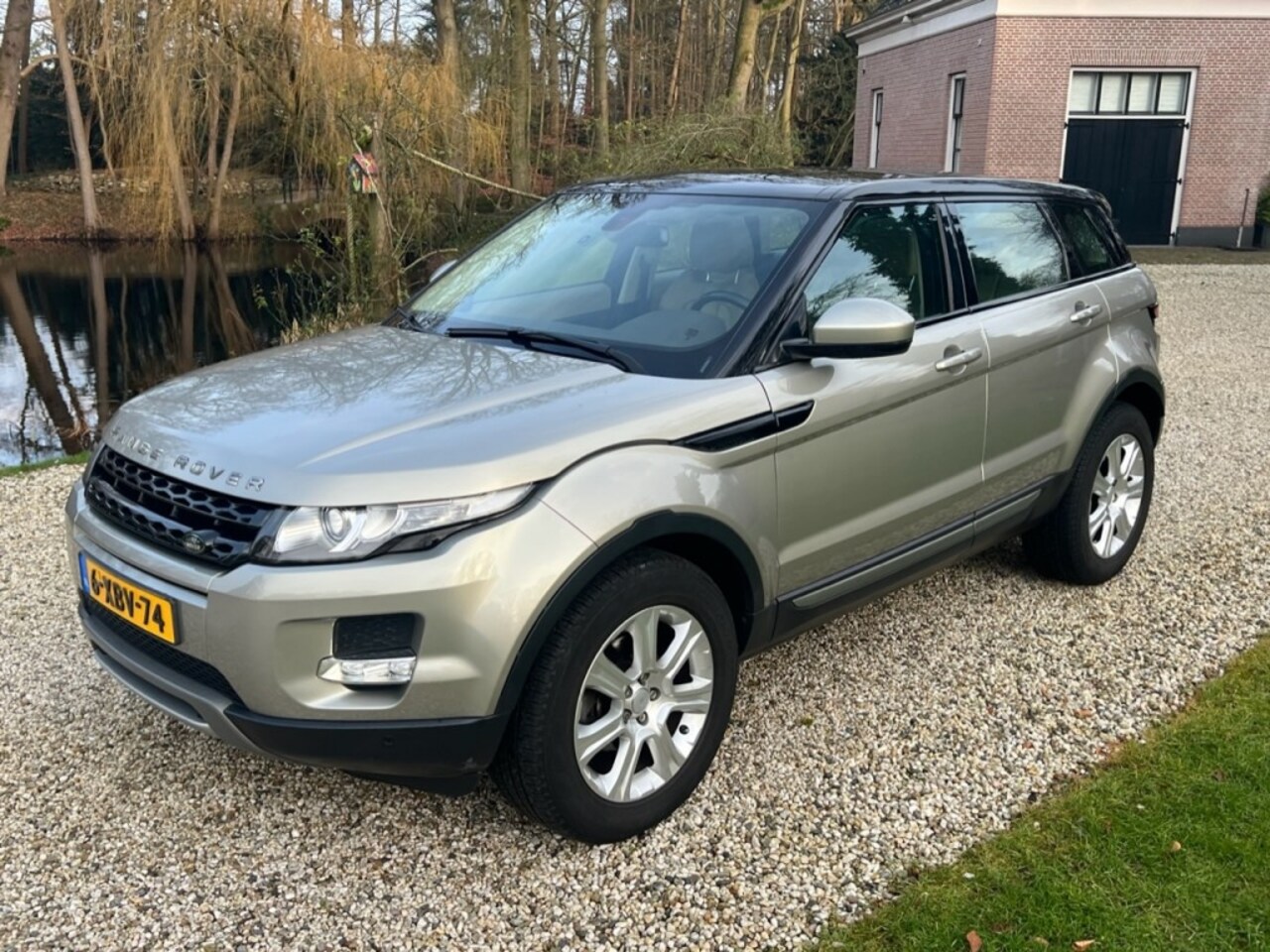 Land Rover Range Rover Evoque - 2.2 TD4 150pk 4wd PURE NL-auto 3e eig. 123.00km NAP GLASDAK #HAN - AutoWereld.nl