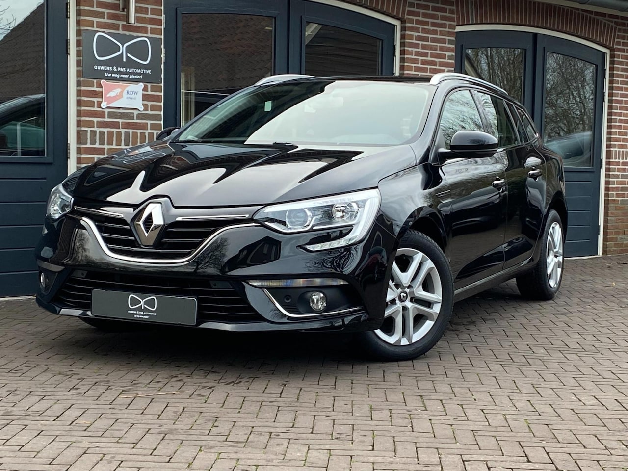 Renault Mégane Estate - 1,2 TCe Energy EDC "Business Edition" | CRUISE | DAB | AUTOMAAT | NAVI| VERWARMDE VOORSTOE - AutoWereld.nl