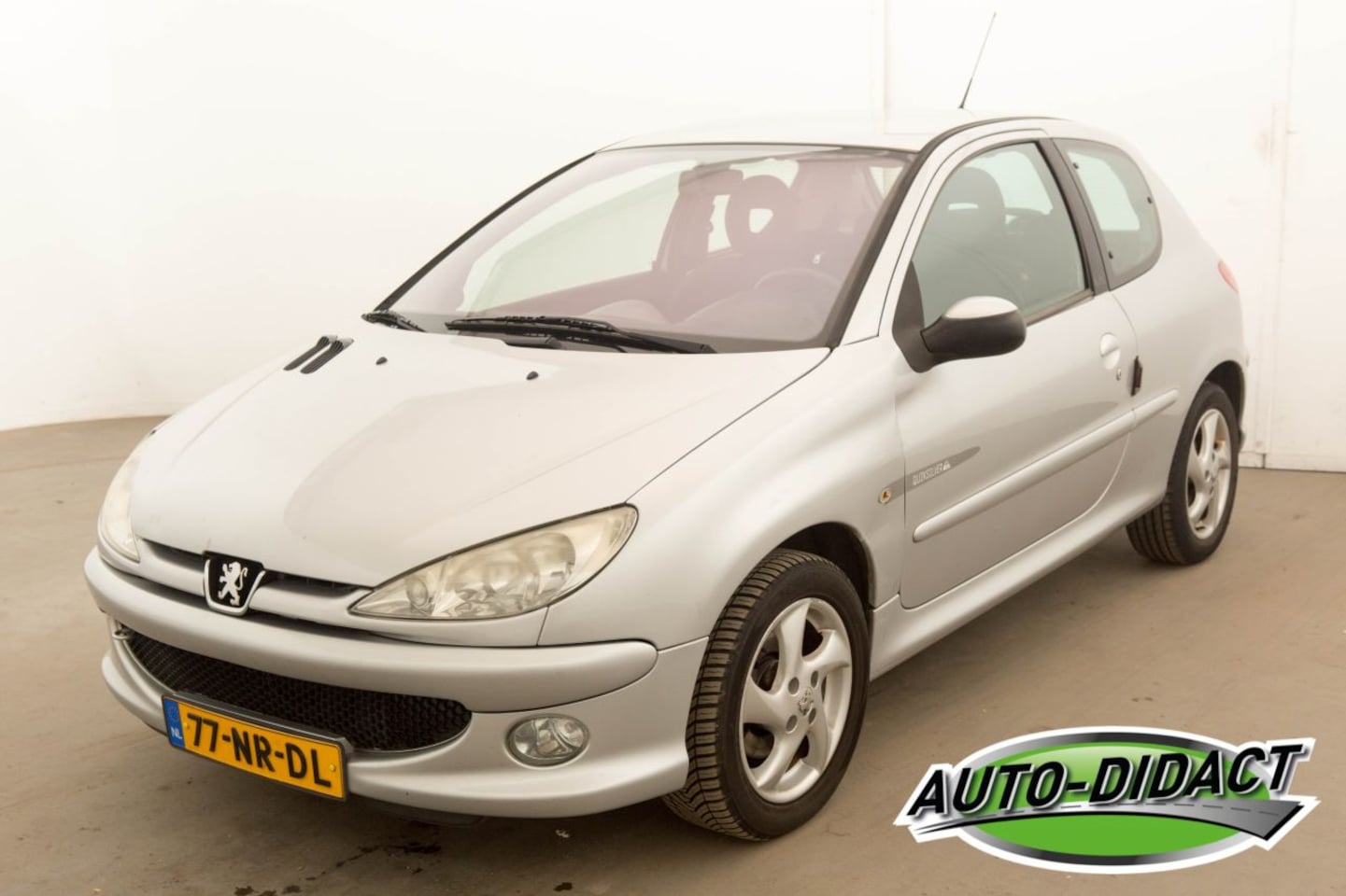 Peugeot 206 - 1.4-16V Airco Quiksilver - AutoWereld.nl