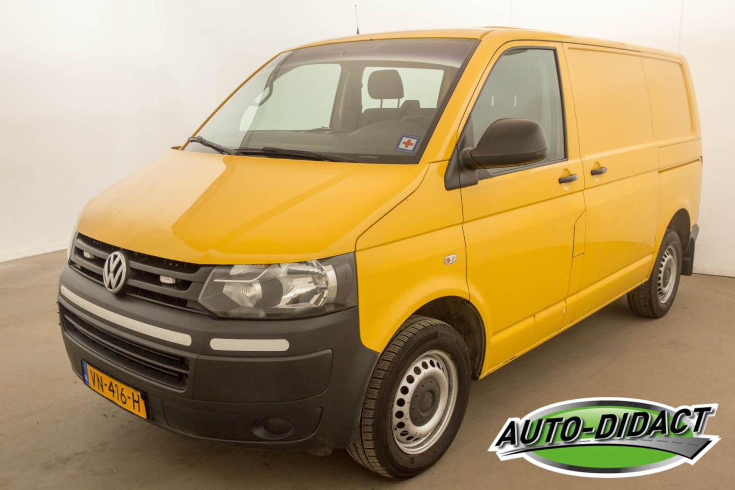 Volkswagen Transporter - 2.0 TDI L1H1 Semi automaat BM DC Comfortline - AutoWereld.nl