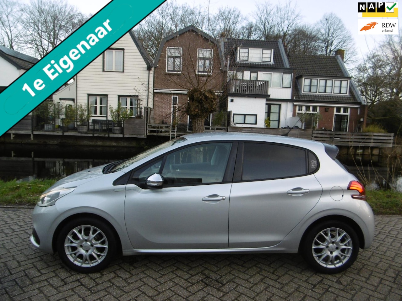 Peugeot 208 - 1.2 Urban 5-deurs Airco Cruise Navi LED 1e eigenaar Historie - AutoWereld.nl