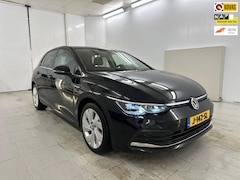 Volkswagen Golf - 1.5 eTSI 150PK Style+Pano-dak+alcantara+xenon+navi+camera+vitrual+17'lmv = OKT-2020=SUPER