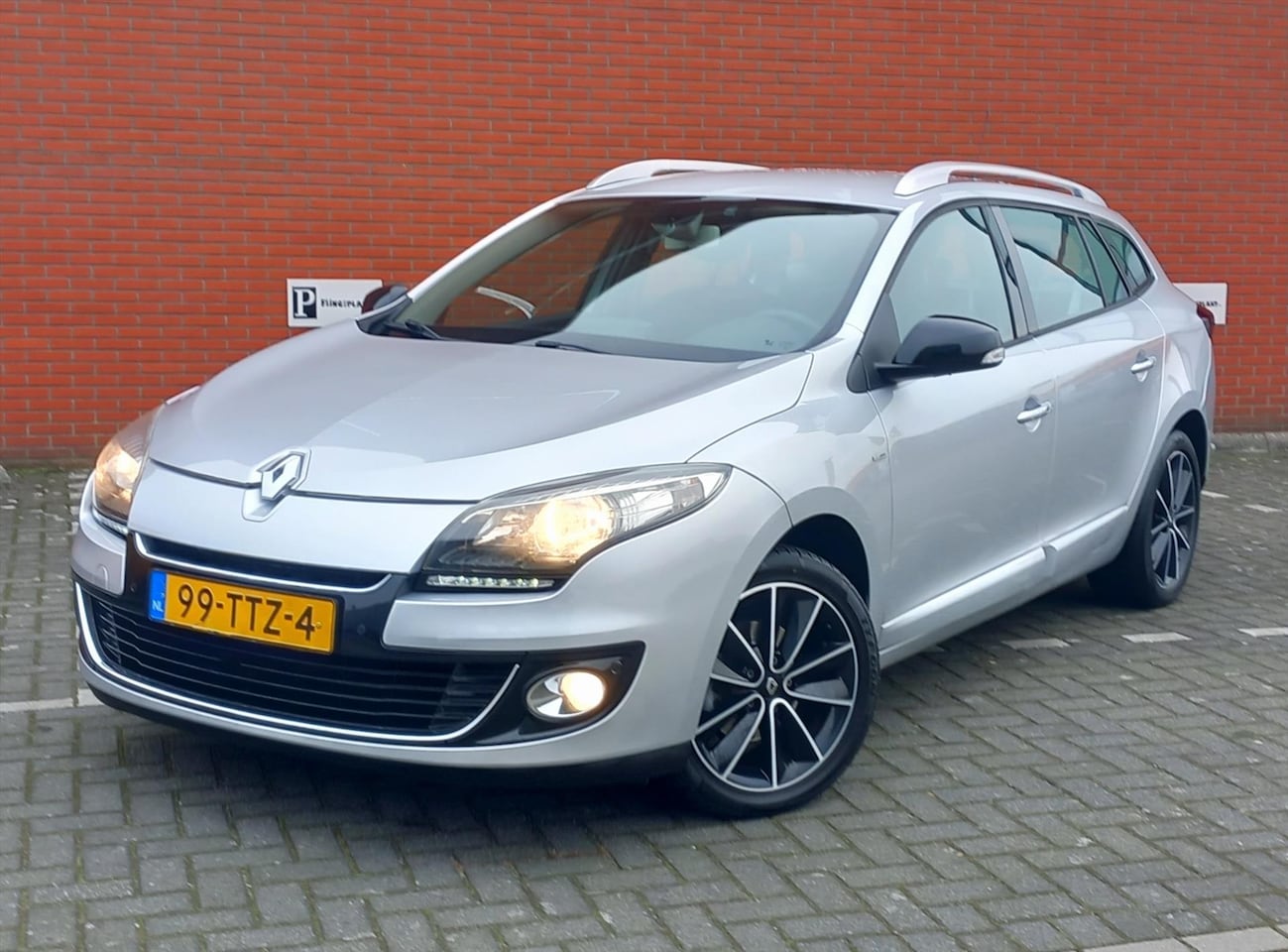 Renault Mégane - 1.5 Energy dCi 110 pk Bose - AutoWereld.nl