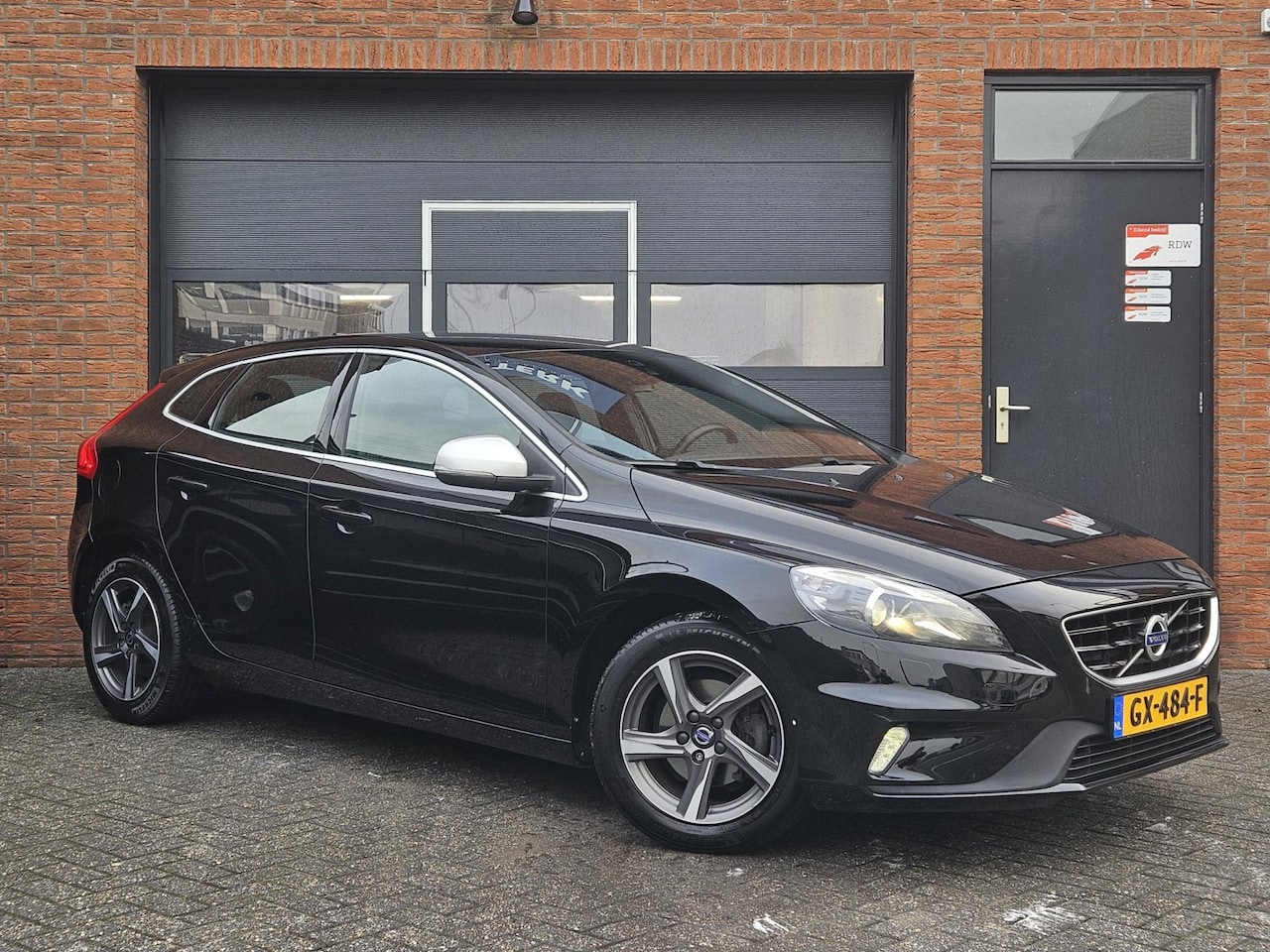 Volvo V40 - 2.0 D2 R-Design Business Trekhaak Navi Xenon Stoelverwarming - AutoWereld.nl