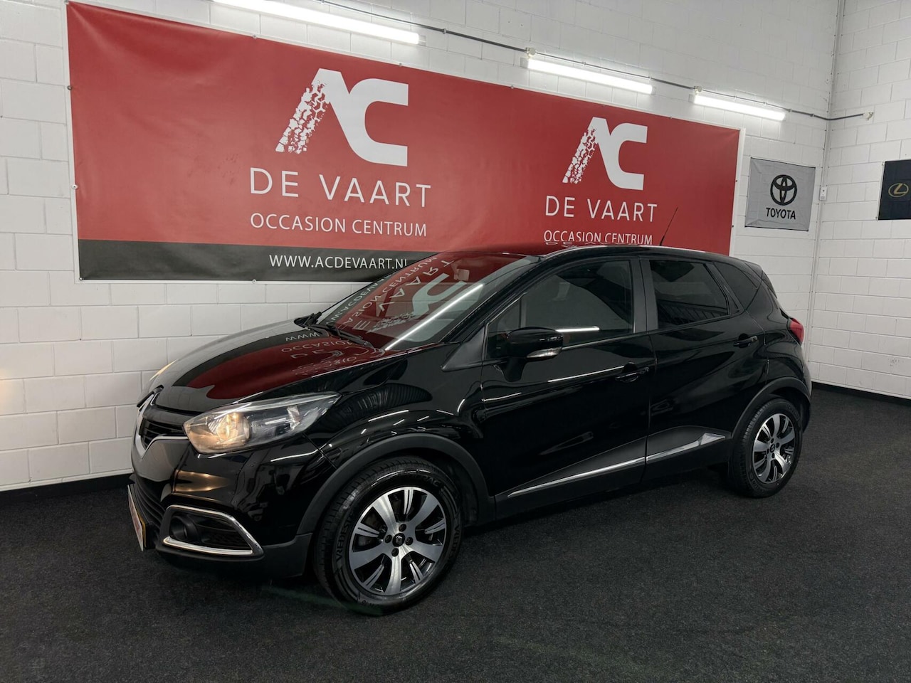 Renault Captur - 1.2 TCe Helly Hansen - AUTOMAAT/AIRCO/NAP - AutoWereld.nl