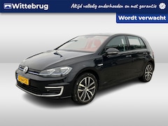 Volkswagen e-Golf - E-DITION / Voorruit verwarming / 17 Inch / Parkeersensoren v+a