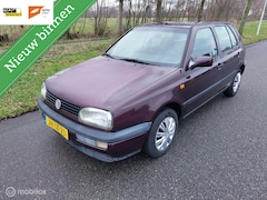 Volkswagen Golf - 1.8 GL Automaat # 5-Deurs # Met 2 Jaar APK