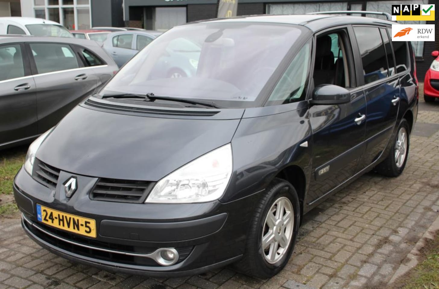 Renault Grand Espace - 2.0T Dynamique Automaat 7-Persoons Leder NAV DVD Bluetooth Trekhaak - AutoWereld.nl