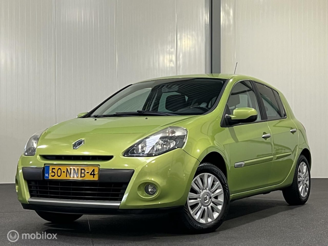 Renault Clio - 1.2 Collection 5-drs [ NAP cruise trekhaak ac ] - AutoWereld.nl