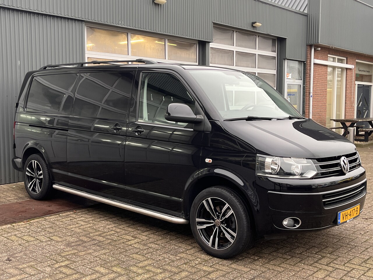 Volkswagen Transporter - 2.0 TDI L2H1 Airco Cruise control Trekhaak 2200kg trekgewicht Sitebars Navigatiesysteem Te - AutoWereld.nl