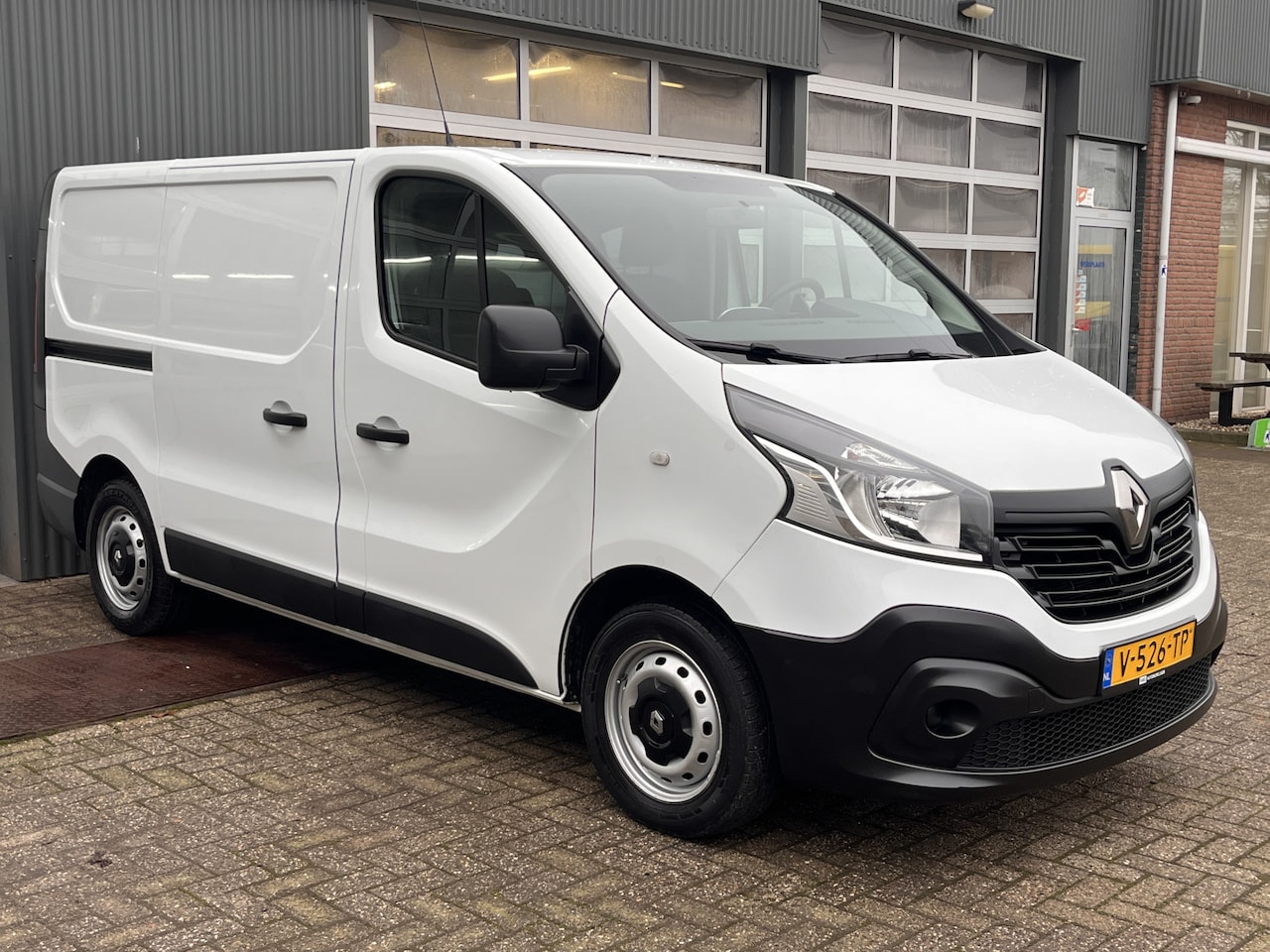 Renault Trafic - 1.6 dCi L1H1 Airco Cruise control Kastinrichting achterklep Parkeersensoren achter 2-Perso - AutoWereld.nl