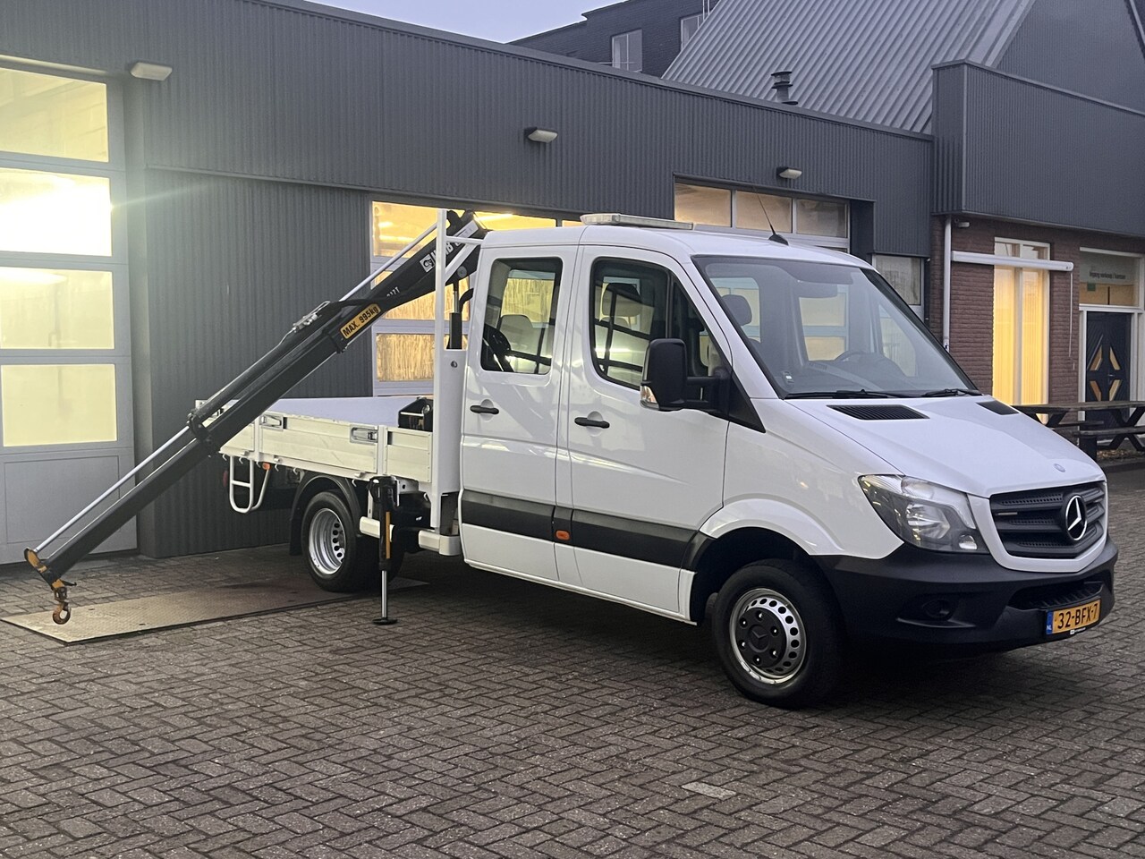 Mercedes-Benz Sprinter - 513 CDI 130pk DC Laadkraan Hiab 017T Airco Trekhaak 2000kg Open laadbak Euro 6 Pick-up 1e - AutoWereld.nl