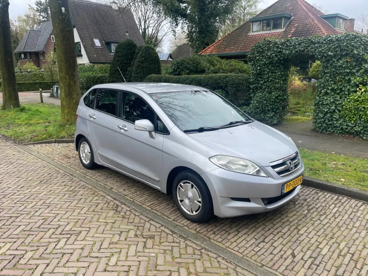 Honda FR-V - 1.7i Comfort | 6 zitter| Airco| Trekhaak - AutoWereld.nl