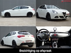 Alfa Romeo Giulietta - 1.4 T Distinctive * PANORAMDAK * PDC * 19 INCH