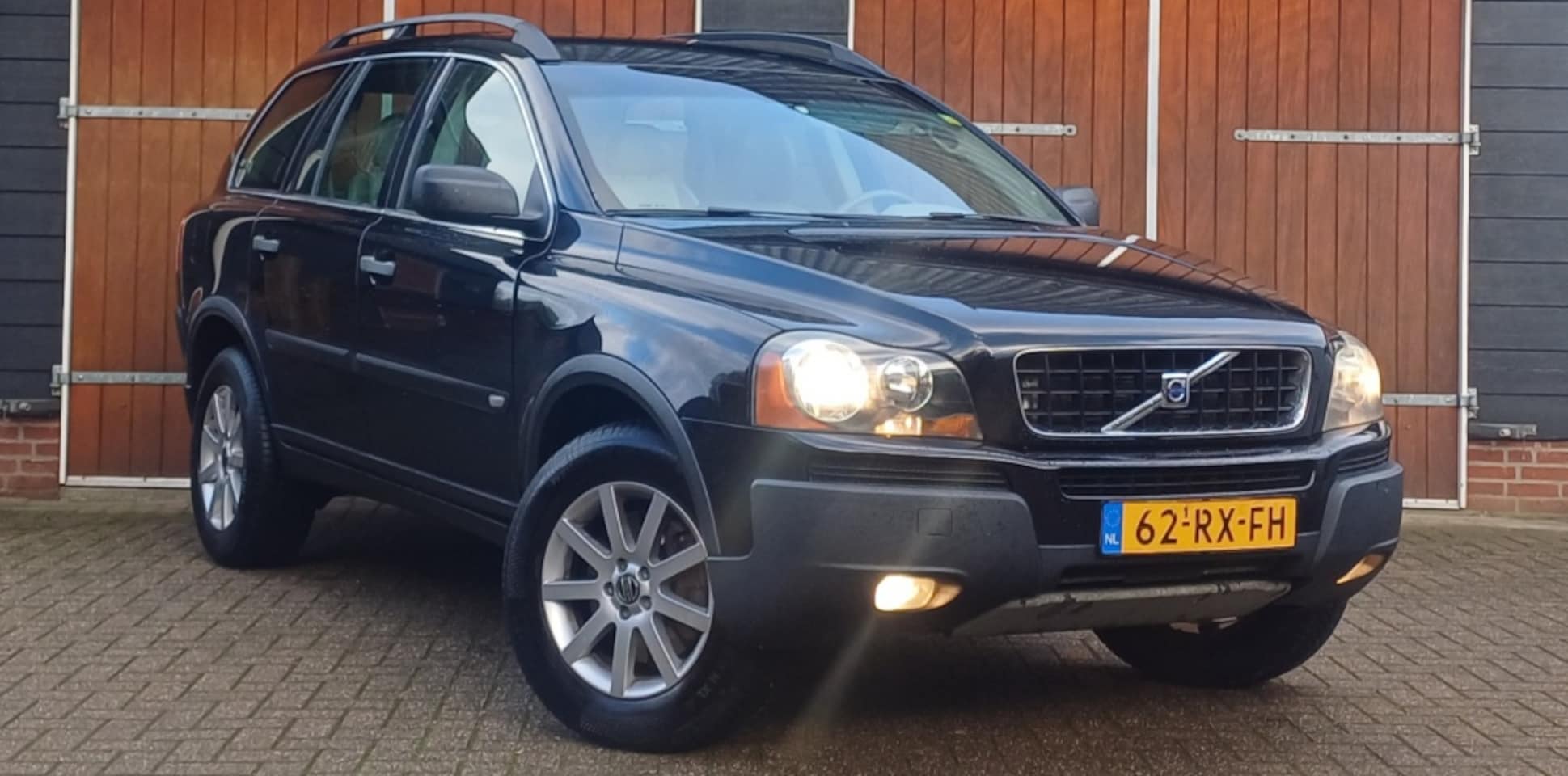 Volvo XC90 - 2.5 T Momentum 2.5 T Momentum, Leder, 7 Persoons, Trekhaak, Fijne auto, NAP - AutoWereld.nl