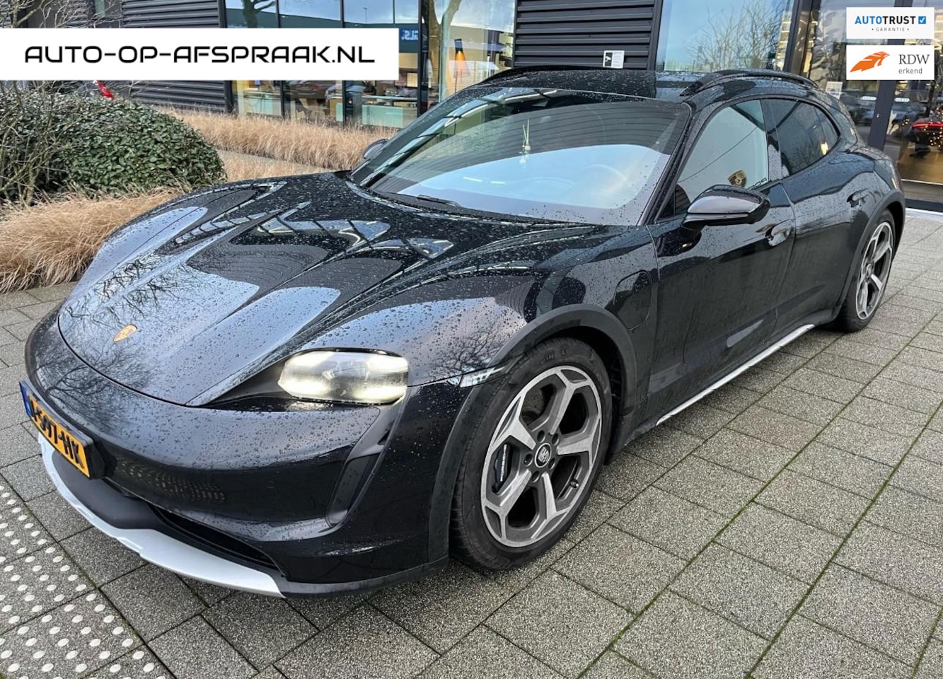 Porsche Taycan Cross Turismo - 4 93 kWh Pano - AutoWereld.nl