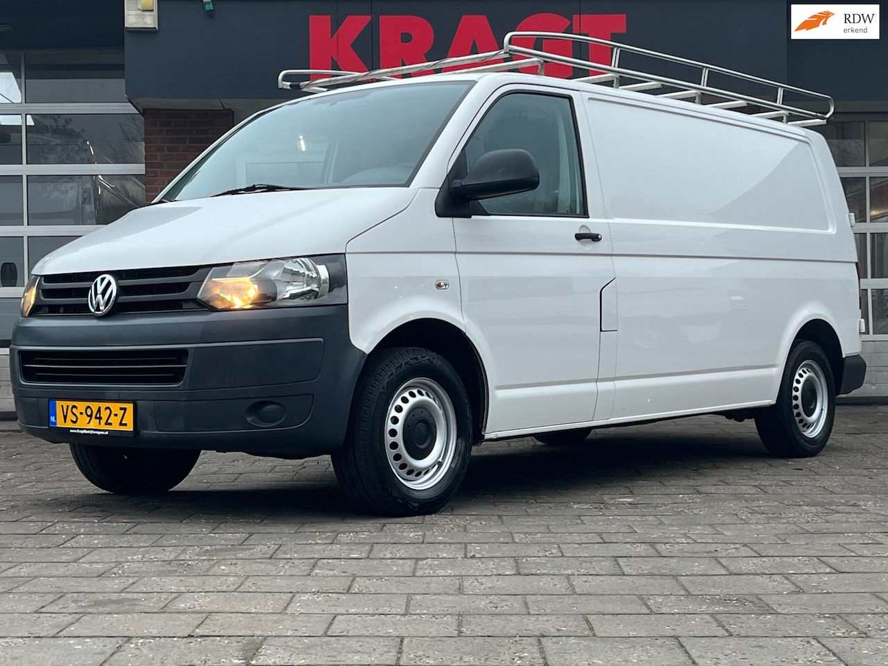 Volkswagen Transporter - 2.0 TDI L2H1|drie zitplaatsen|navigatie|radio|trekhaak|imperiaal - AutoWereld.nl