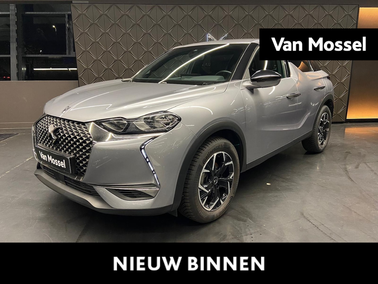 DS 3 Crossback - 1.2 PureTech So Chic | AUtomaat | Camera | Navigatie | 17" Lichtmetalen velgen - AutoWereld.nl