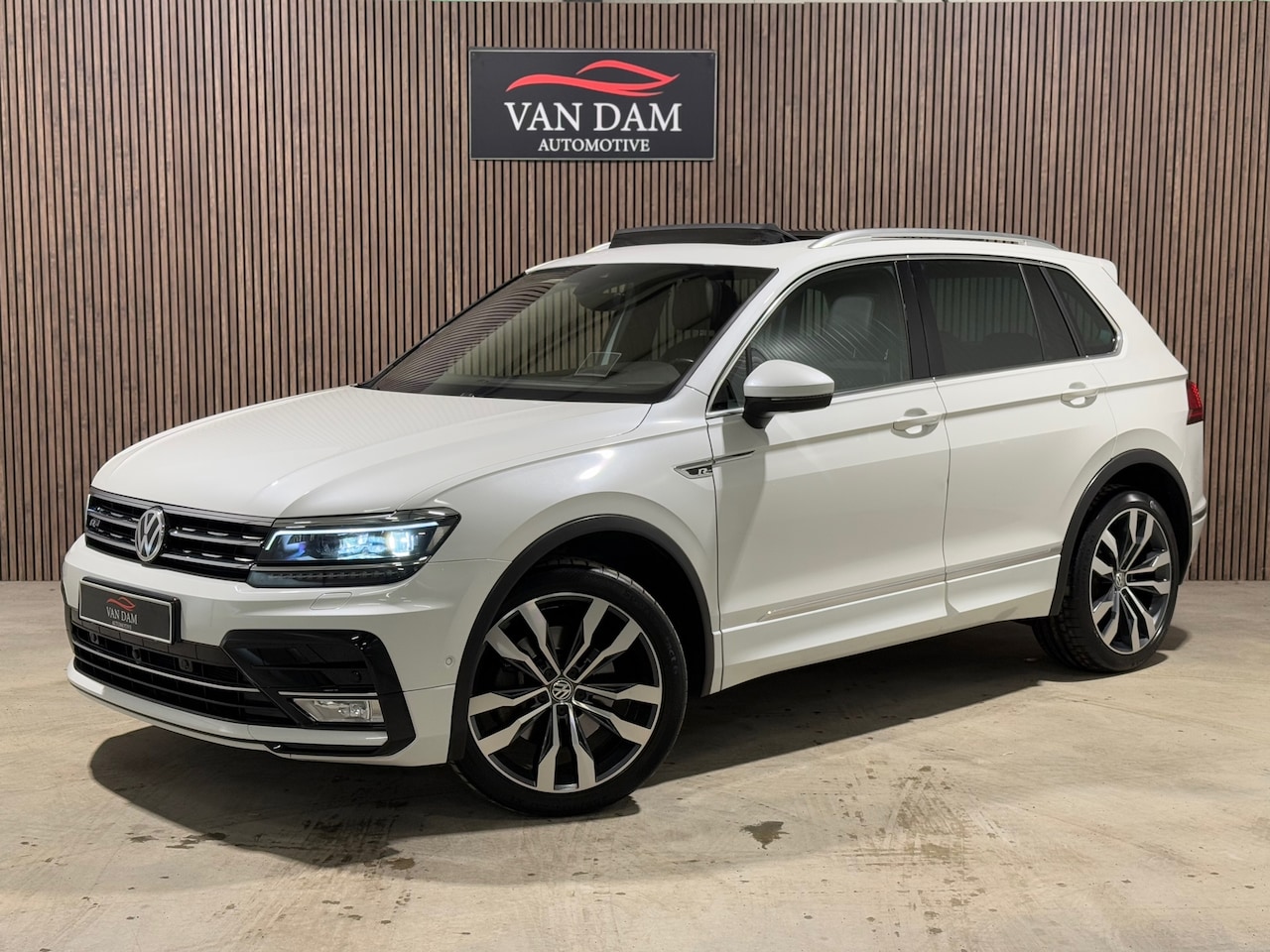 Volkswagen Tiguan - 2.0 TSI 4Motion R-Line DSG 2017 3x R-LINE FULL OPTION - AutoWereld.nl