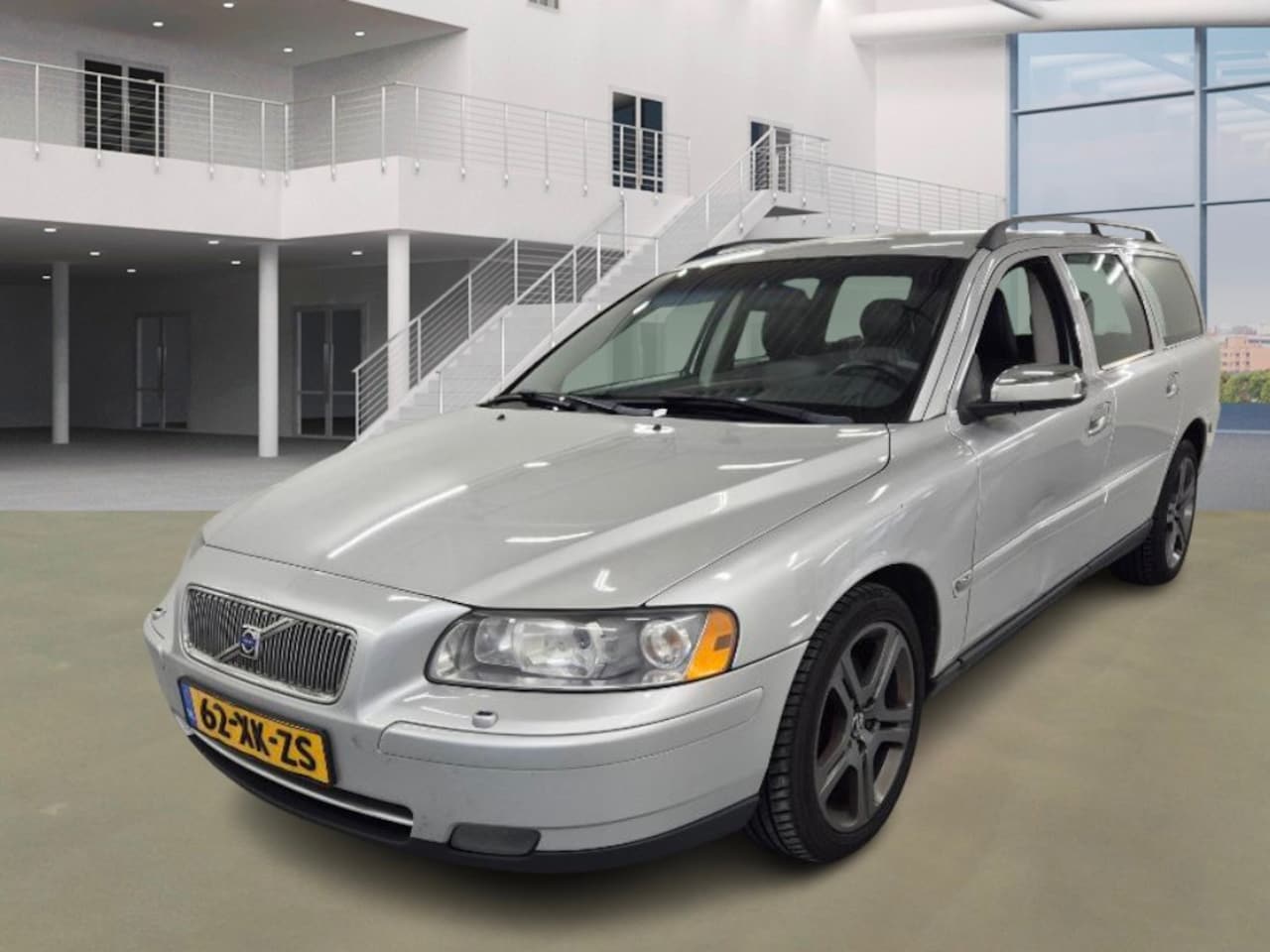 Volvo V70 - 2.4 D5 Summum/AUTOMAAT/XENON - AutoWereld.nl