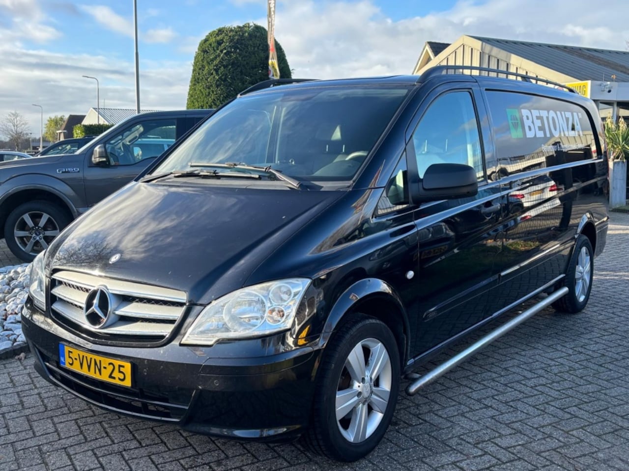 Mercedes-Benz Vito - 113 CDI Lang Luxe Automaat Zwart 2012 Airco - AutoWereld.nl