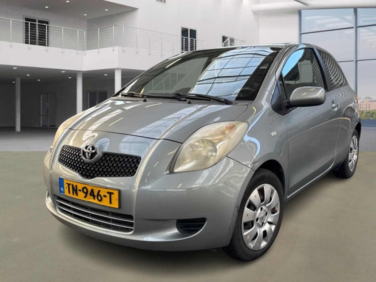 Toyota Yaris - 1.3 VVTi Sol MMT/AUTOMAAT - AutoWereld.nl