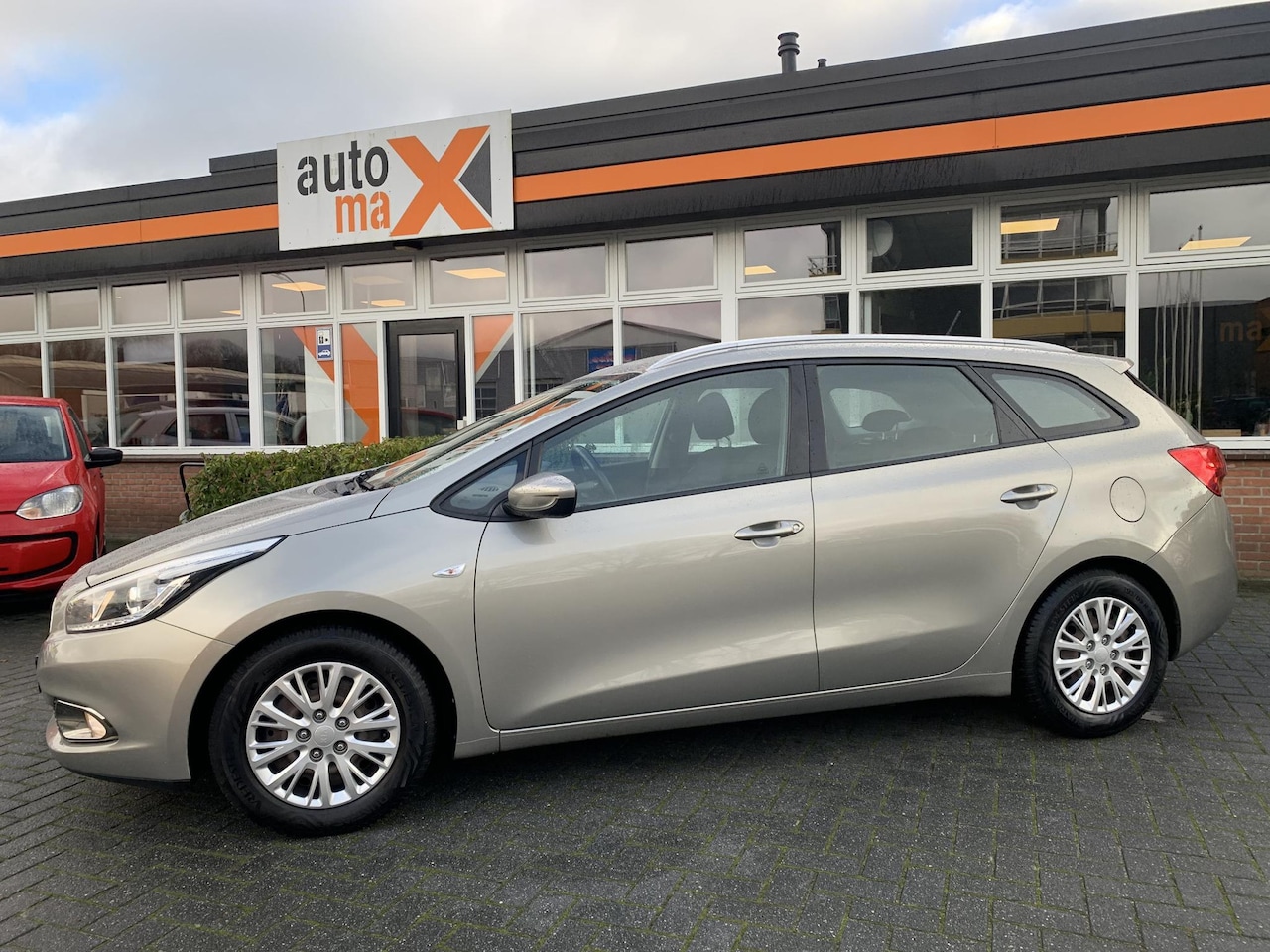 Kia Cee'd Sportswagon - 1.6 GDI ComfortLine 1.6 GDI ComfortLine - AutoWereld.nl