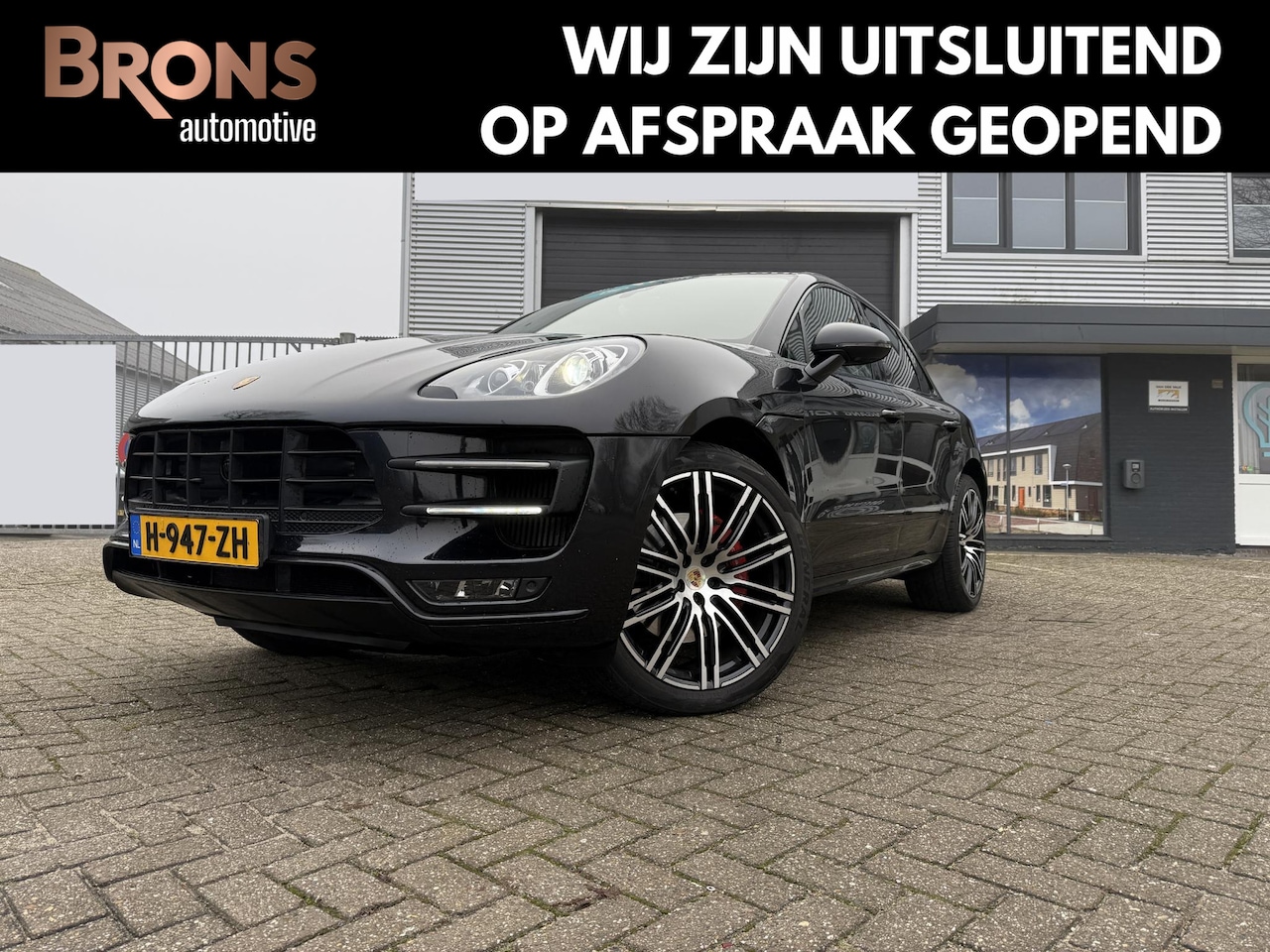 Porsche Macan - 3.6 Turbo Pano l 21 INC l Luchtvering - AutoWereld.nl