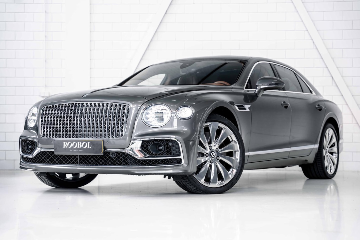 Bentley Flying Spur - 4.0 V8 l Naim l Mulliner l 2 seat confg - AutoWereld.nl