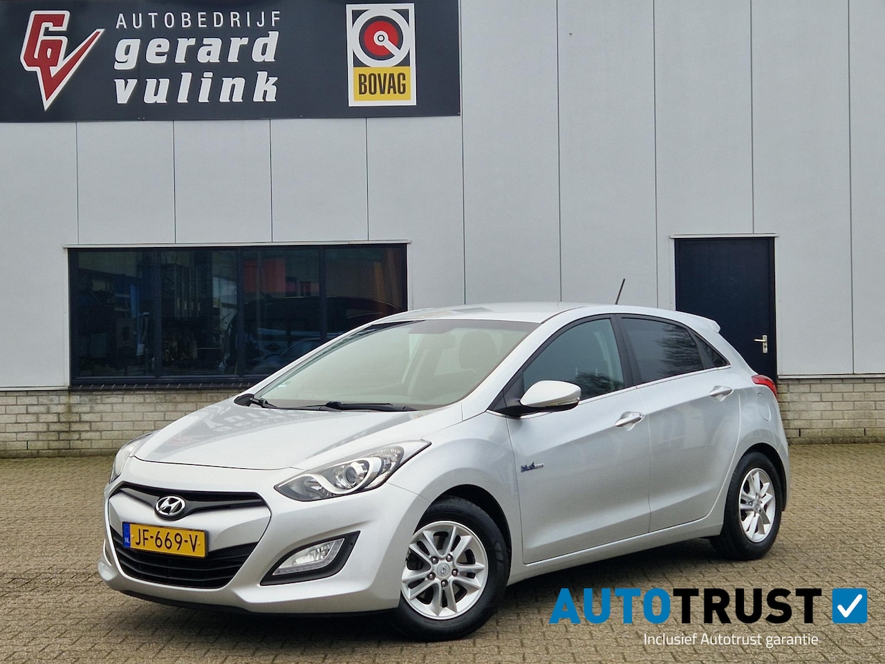 Hyundai i30 - 1.6 GDI i-Motion Plus ECC NAV CRUISE TREKHAAK - AutoWereld.nl