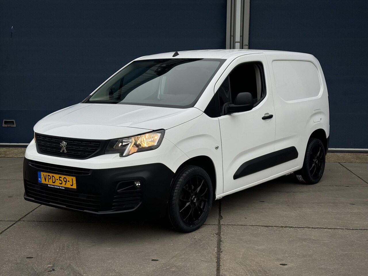 Peugeot Partner - 1.5 BlueHDI Premium AIRCO / CRUISE CONTROLE / NAVI / N.A.P / EURO 6 - AutoWereld.nl