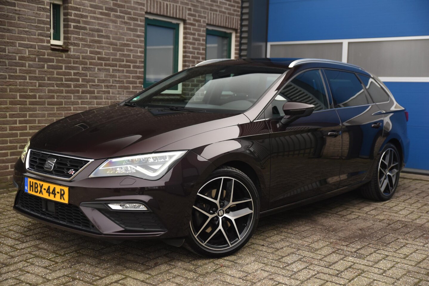 Seat Leon - 2.0 TSI FR Business Intense Pano Camera - AutoWereld.nl